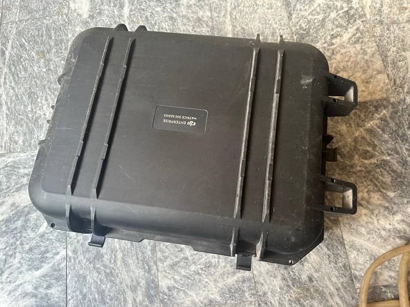 BOX CASE OF DJI MATRICE 300 RTK DRONE 2