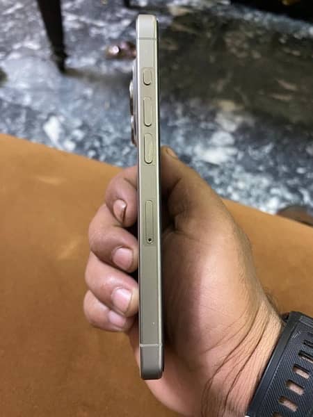 iphone 15 pro natural titanium 3