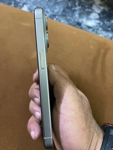 iphone 15 pro natural titanium 4