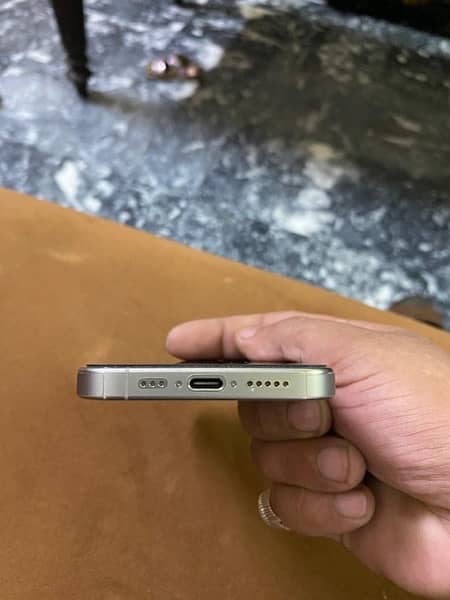 iphone 15 pro natural titanium 5