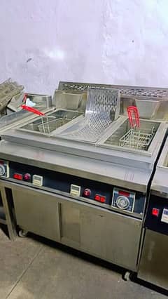 Deep fryer double basket centre chimpdum , pizza oven fast food setups