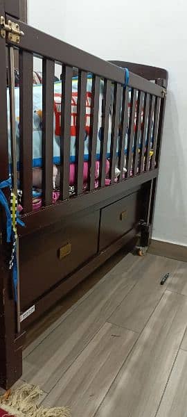 Un used kid bed 1