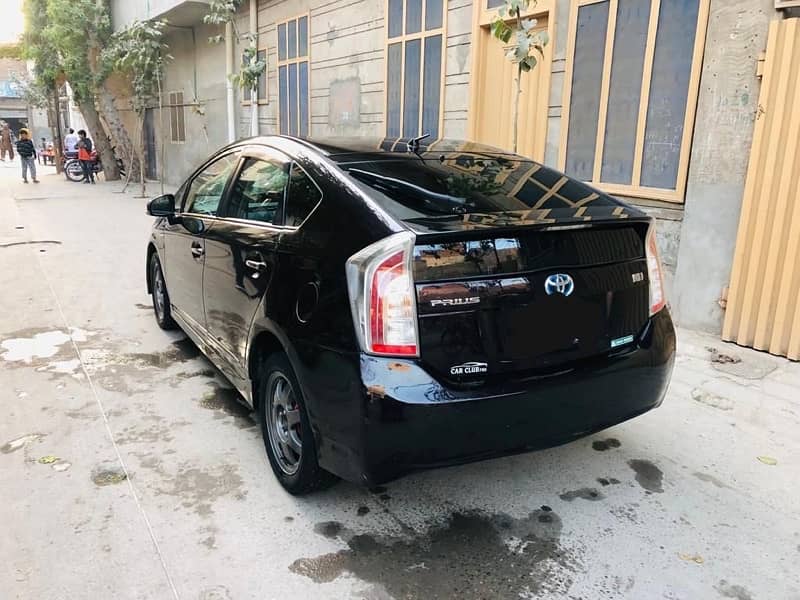 Toyota Prius 2013/17 16