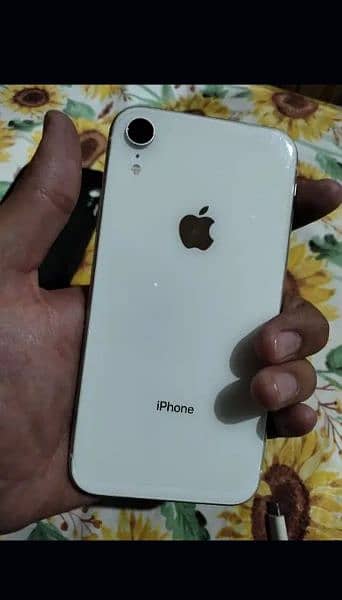 i Phone Xr 128 GB Water Pack Non Active 89% battery 4