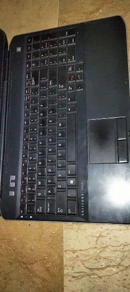 laptop Dell Latitude 5530 2