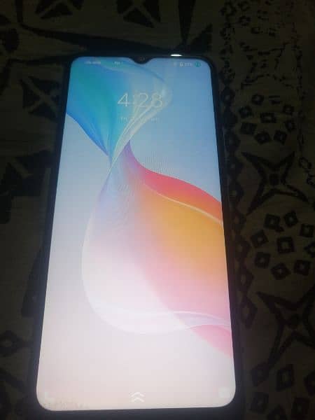 Vivo Y21, 4+64 GB completely box original charge 1