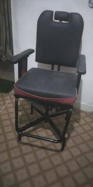 parlour threading chair 1