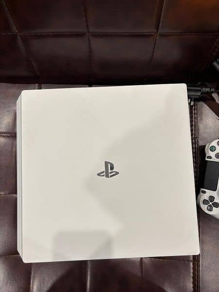 Ps4 Pro 7200 series/ PlayStation Pro 3