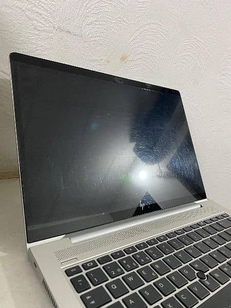 Hp Elitebook 840 G5 i5 8th gen 1