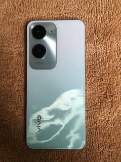 vivo y18 (6+6/128)(10month warrenty)with box charger