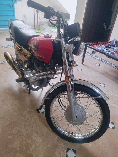 honda cg 125 special edition gold colour 2