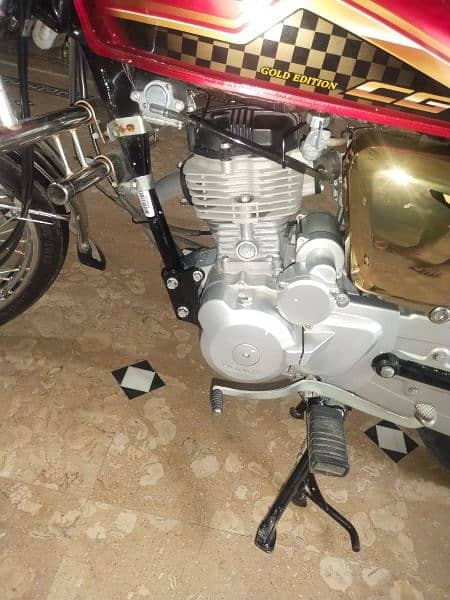 honda cg 125 special edition gold colour 4