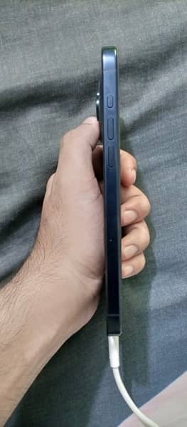 Iphone 15pro max Blue titanium 4