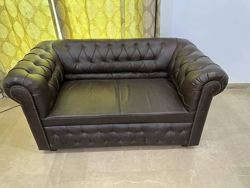 chesterfield sofa for sale in Good conditions 2