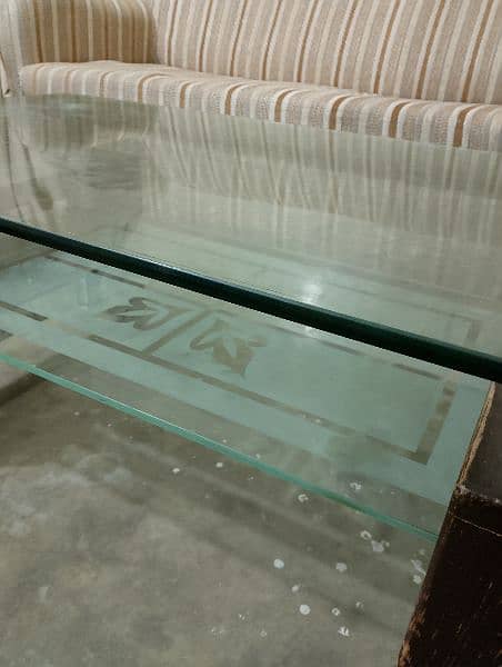 5mm glass ka table hai 1