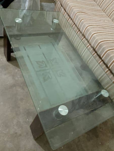 5mm glass ka table hai 2