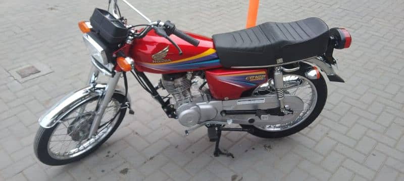 Honda 125 CG 2011 model for urgent sale 0