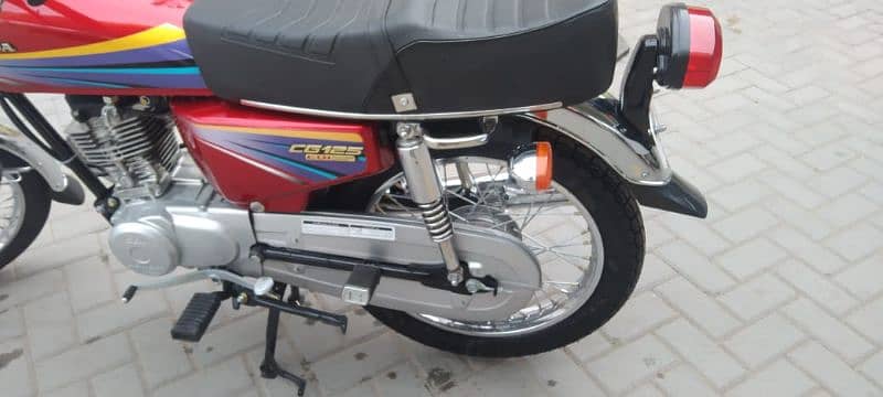 Honda 125 CG 2011 model for urgent sale 1