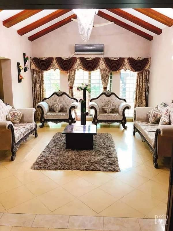 18 Marla Beautiful House for sale in phase 7 safari villa 1 9