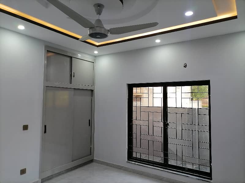 10 Marla Lower Portion In Lahore Is Available For rent 1