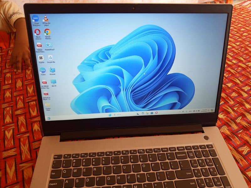 Lenovo laptop in good condition 4