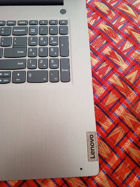 Lenovo laptop in good condition 11