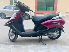 United Scooty 2018 model Lahore registered