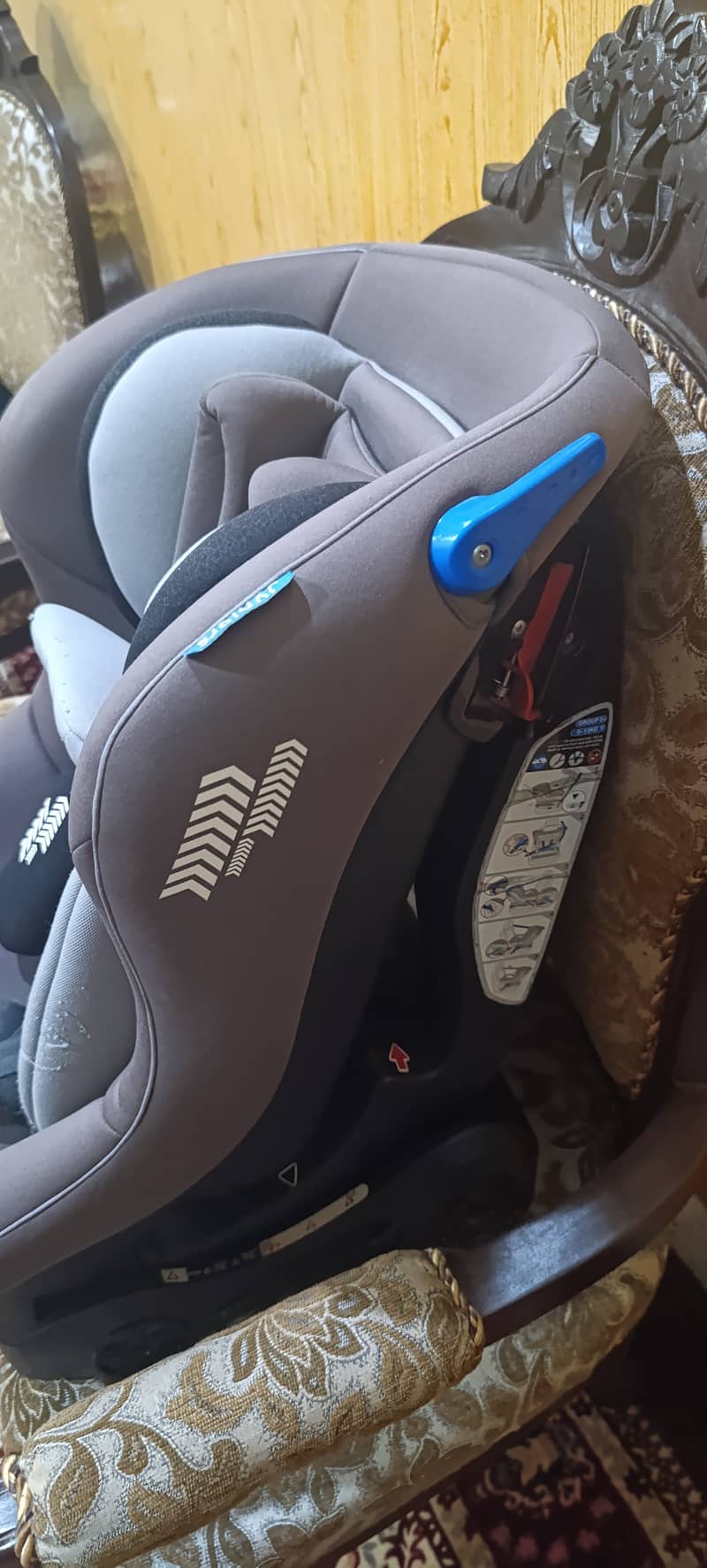 Juniors car seat 1