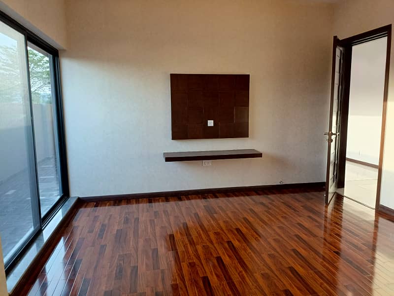 One Kanal Lower Portion With Upper Lock Available For Rent At Hot Location Of DHA Phase 04 5