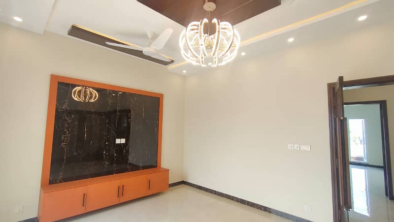 10 Marla Full House Like Brand New For Rent In DHA Phase 6 Lahore Owner Built House 13