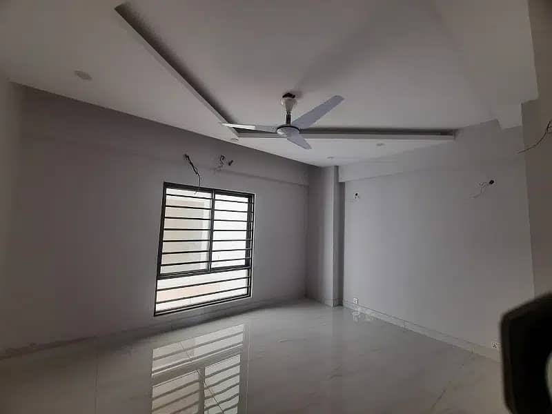 3Bed Dd Flat for rent in Brand new Apartment of Metropolis 5