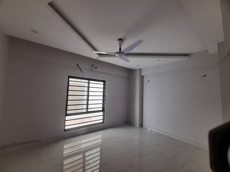 3Bed Dd Flat for rent in Brand new Apartment of Metropolis 9