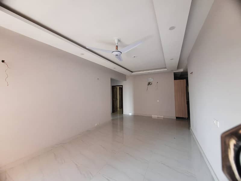 3Bed Dd Flat for rent in Brand new Apartment of Metropolis 16