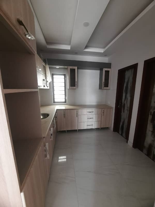 3Bed Dd Flat for rent in Brand new Apartment of Metropolis 17