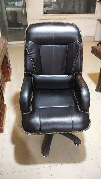 VIP office executive chairs 0328/44/76/2/83. 8