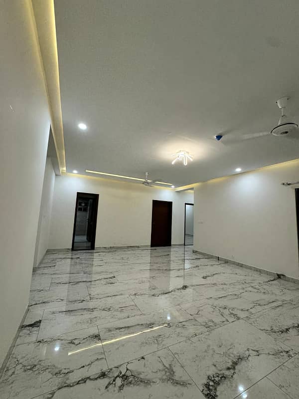 Brand New Super Luxury 10 Marla 5TH Floor Apartment Is Available For Rent In Askari 11 Sector D At Super Hot Location 4