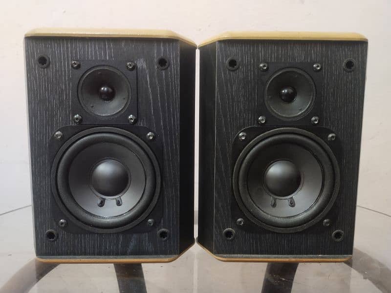 Jamo 200 Surround Speakers 0