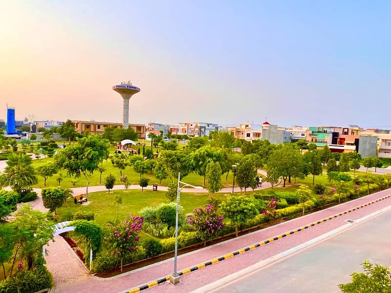 30-60 PARK FACING PLOT FOR SALE in FAISAL TOWN BLOCK A 10