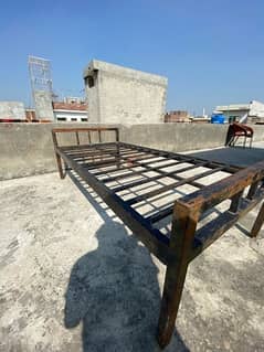 iron singal bed 0