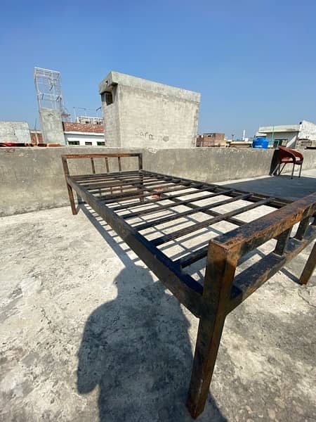 iron singal bed 0