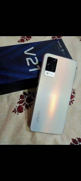 Vivo v21 6