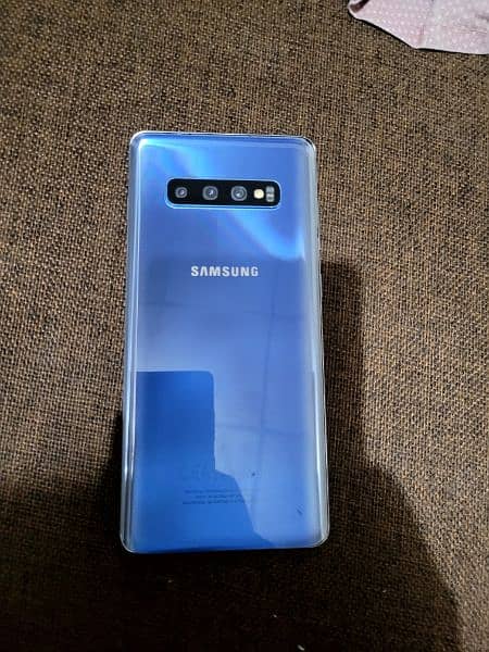 Samsung Galaxy S10 plus 4