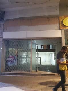 shop for rent in Gulberg main Hussain chok near for pharmacy and bakers