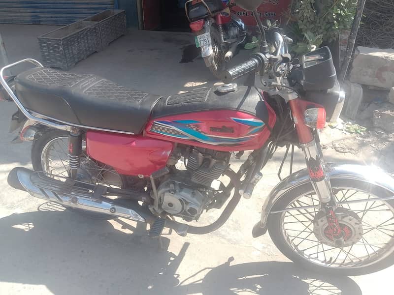 Honda CG 125 2013 4