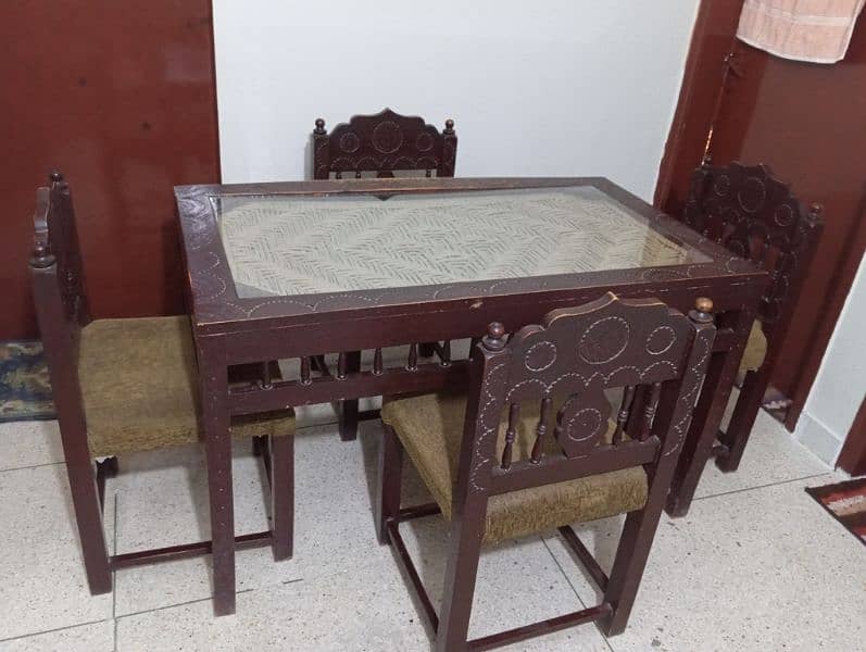 Dining table with 4 chairs 0