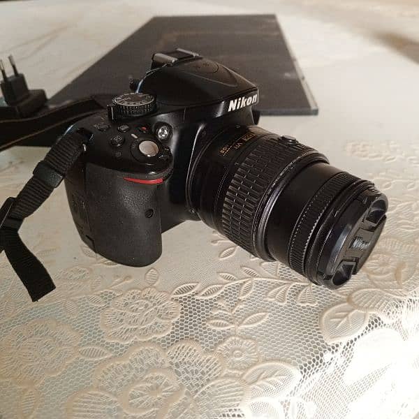 Nikon d5200 with 18-55 lens 0