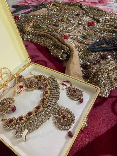 bridal Jewellry sets and lehnga 6