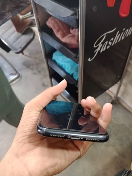 Iphone xr non pta 128gb back break 03104002761 3