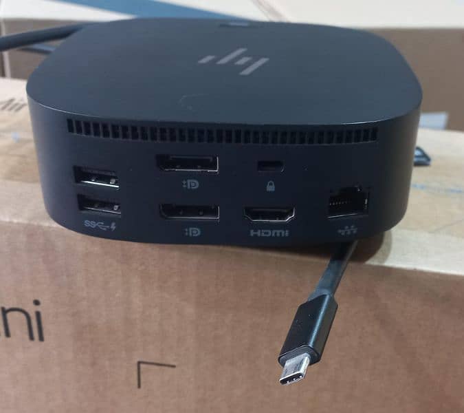 HP USB-C Dock G5 0