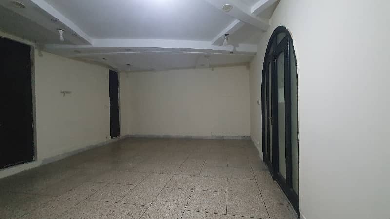 Model Town N Block 2 Kanal House 7. Bed Available For Rent 10